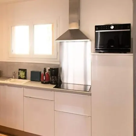 For 4 People Apartment Collioure